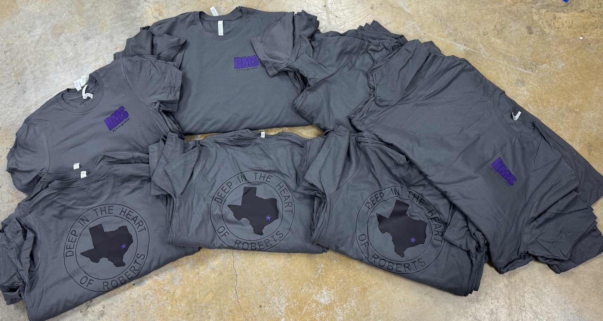 Custom Logo T-Shirts – 100% Cotton Gildan Softstyle Show Off Your Threads